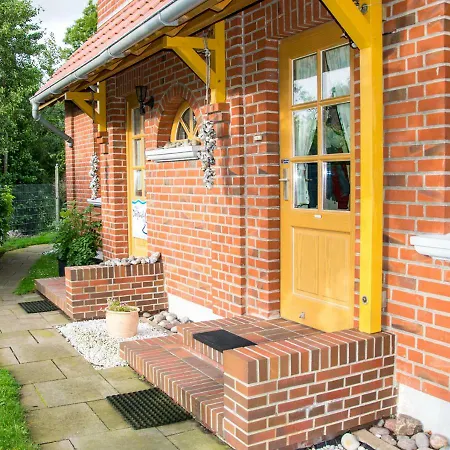 Haus Am Dorfteich Fehmarn Apartamento *